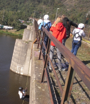 Slaňování Branického mostu - výhra v Amos Tour