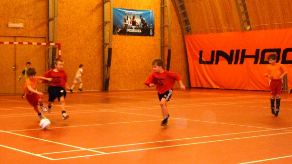 Fotbalový turnaj 1. a 2. tříd - semifinále únor 2012